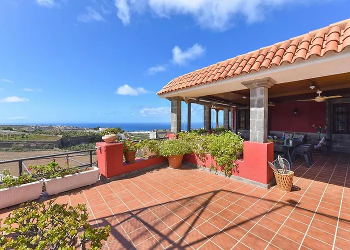 Traditional By Villagrancanaria Villa